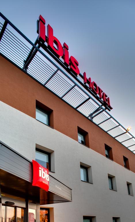 Hotel Ibis Montceau Les Mines Esterno foto