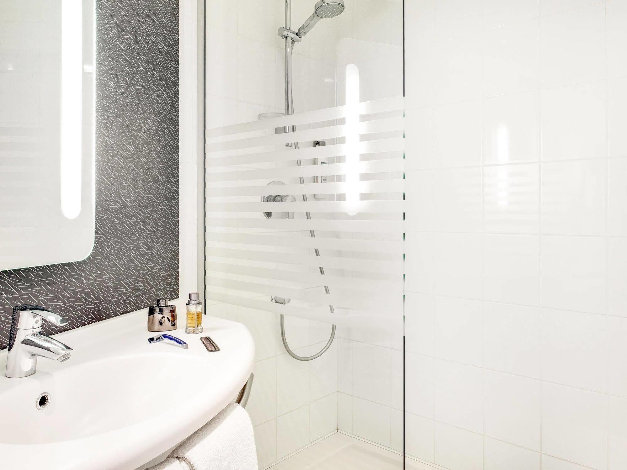 Hotel Ibis Montceau Les Mines Esterno foto