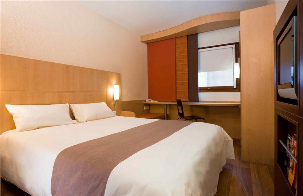 Hotel Ibis Montceau Les Mines Camera foto
